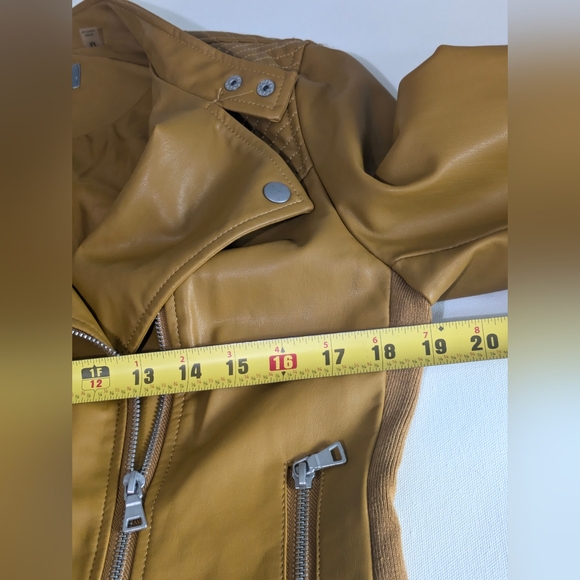Bagatelle Women's Mustard Yellow Faux Leather Moto Jacket Size M EUC - Picture 11 of 15